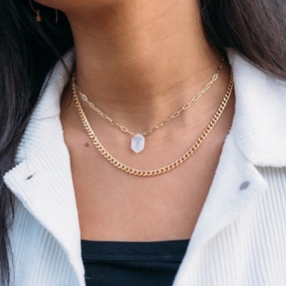 Iridescent Moonstone Gemstone Pendant Choker Necklace - Picture 5 of 8